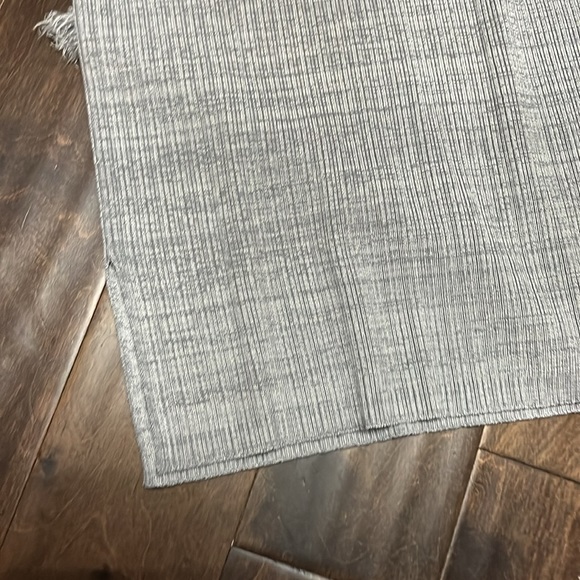 Club Monaco sweater and skirt set - Picture 6 of 9